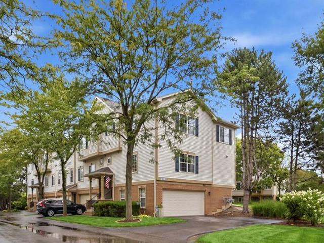160 Monarch Dr Unit 160, Streamwood, IL 60107