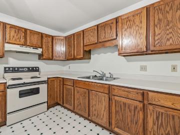 160 Maple S Ave, Unit 6