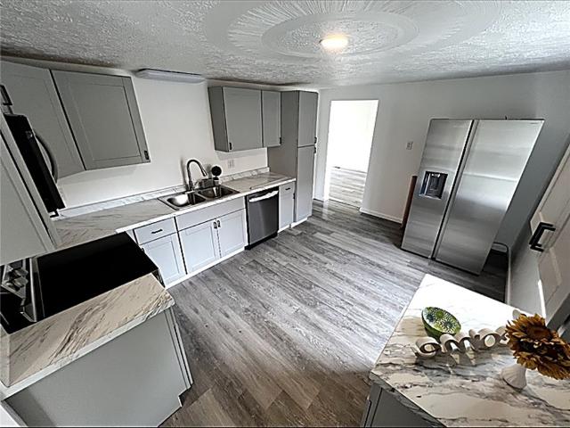 160 Mitchell Ave
