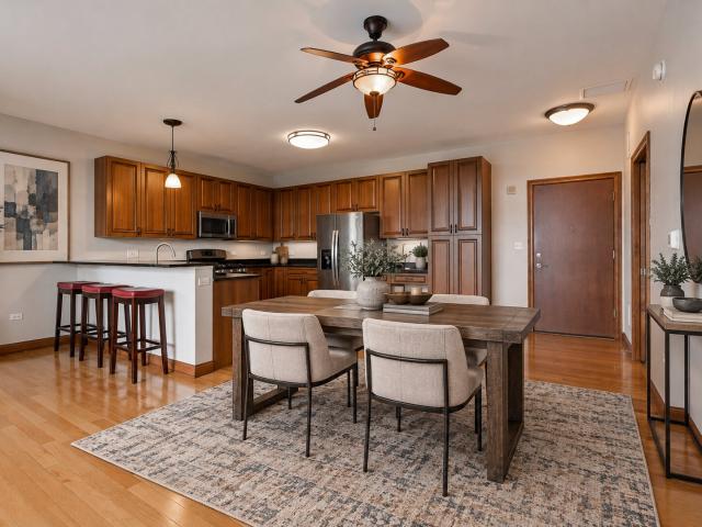 160 S River Street # 409