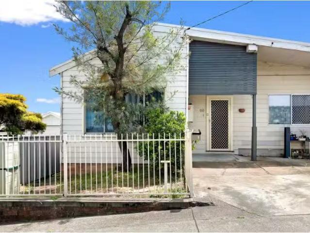 1/60 South Street, Telarah Apartment for rent Listed by Kim E.