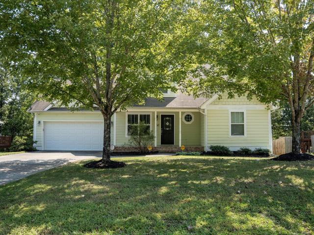 160 Silver Maple Circle SW