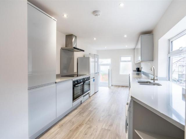 £160pppw Fern Avenue, Jesmond 6 bed maisonette to rent £4,160 pcm £960 pw