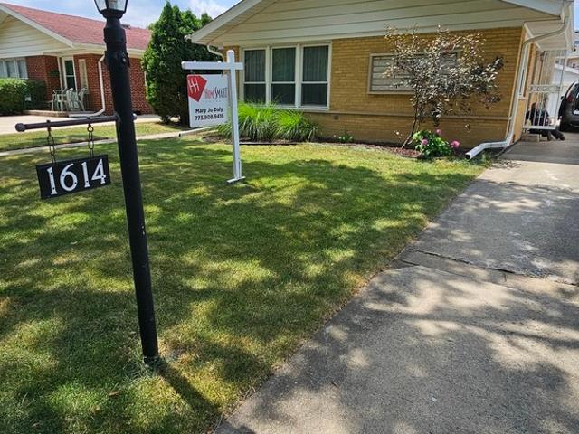 1614 Forest Road