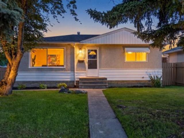 16152 B Avenue Nw, Edmonton, AB, T5P 4E6 house for sale | Listing ID E4498 | Royal LePage