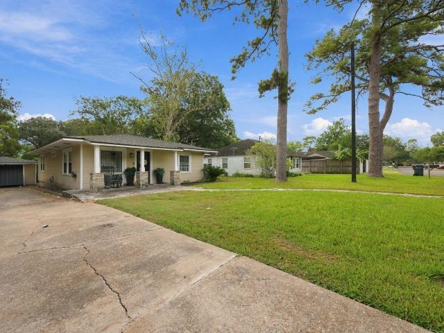 1615 Front Street