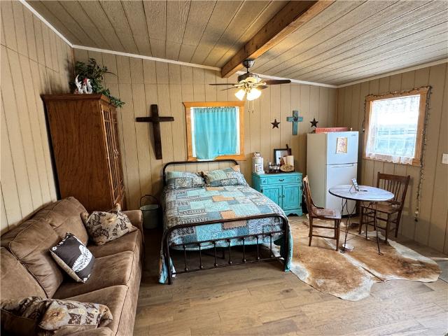 1616 Middle Road