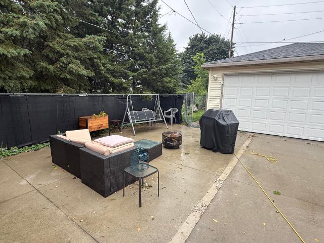 1616 E Eden Pl