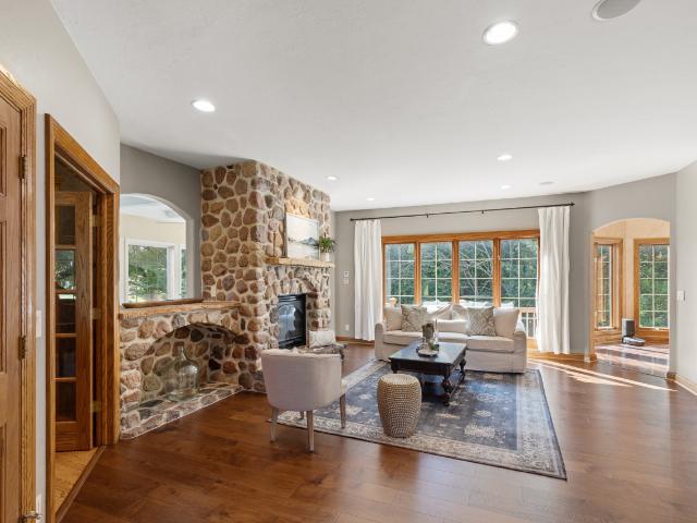 1616 Golf View W Dr