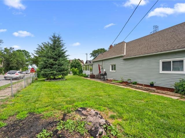 1617 metropolitan avenue