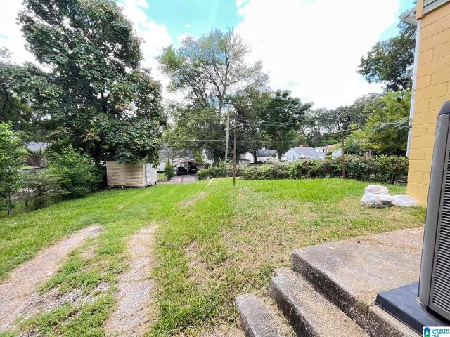 1617 Bush Boulevard W