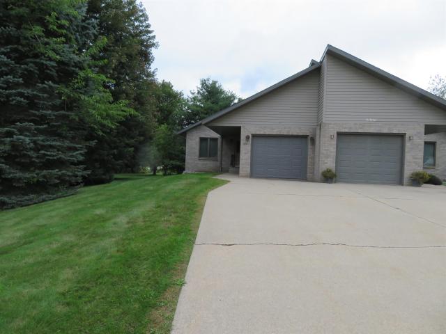 1617 SPRUCE Court