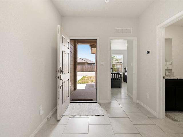 1618 Comfy Way 3