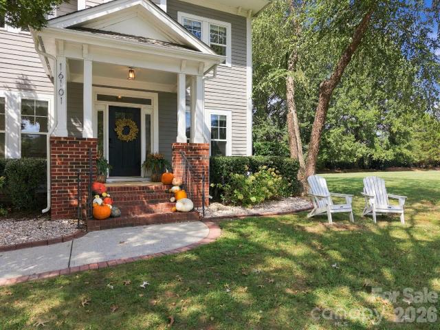 16101 Kelly Park Circle