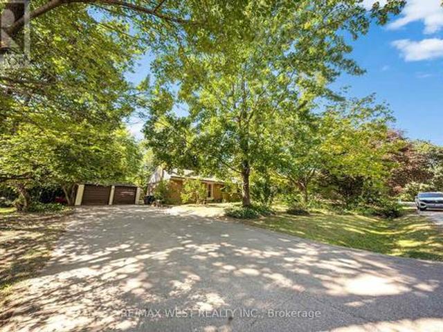 1610 Magenta Court, Mississauga, ON, L5G 3A7 house for sale | Listing ID W13823 | Royal LePage