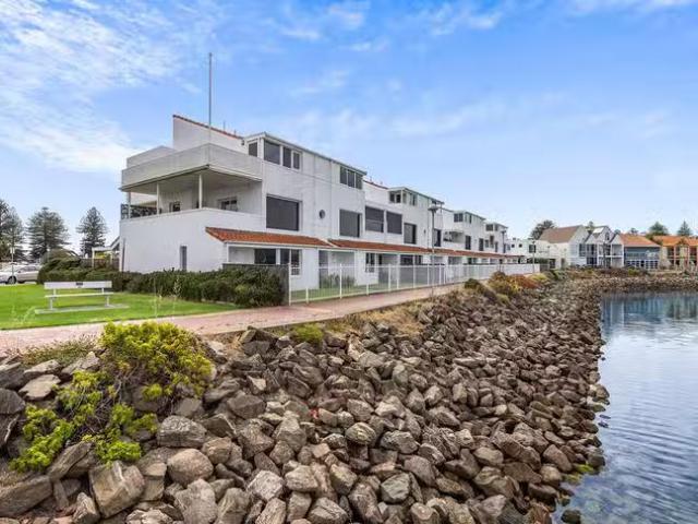 16/10 Nerida Drive, North Haven, SA 5018