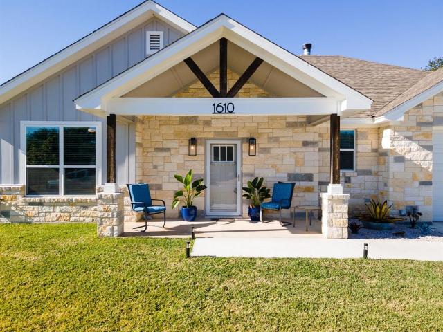 1610 Badger Lane
