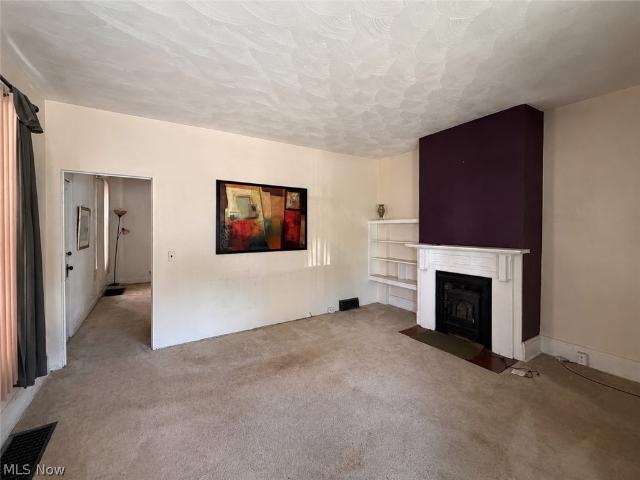 1611 Main Street