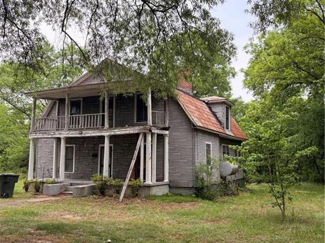 1611 Meadow Road
