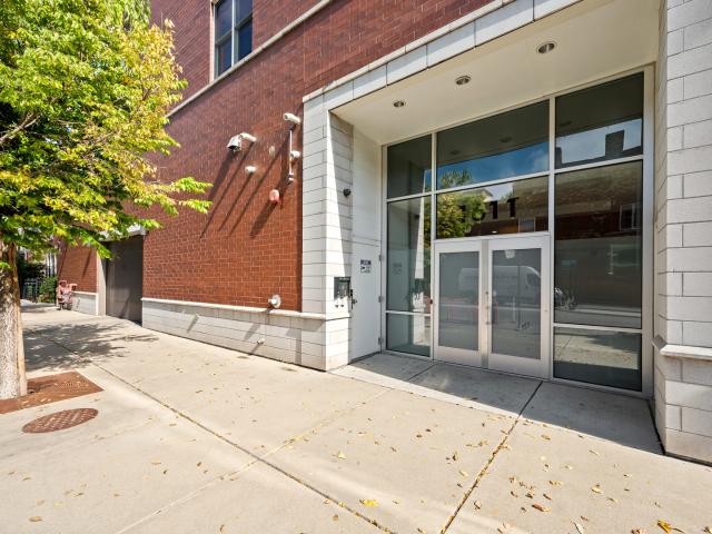 1611 N Hermitage Avenue # 205