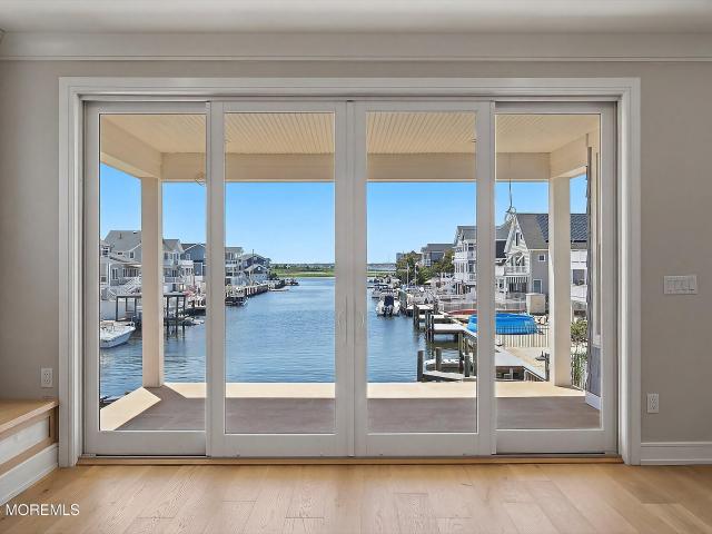 1611 Bay Boulevard