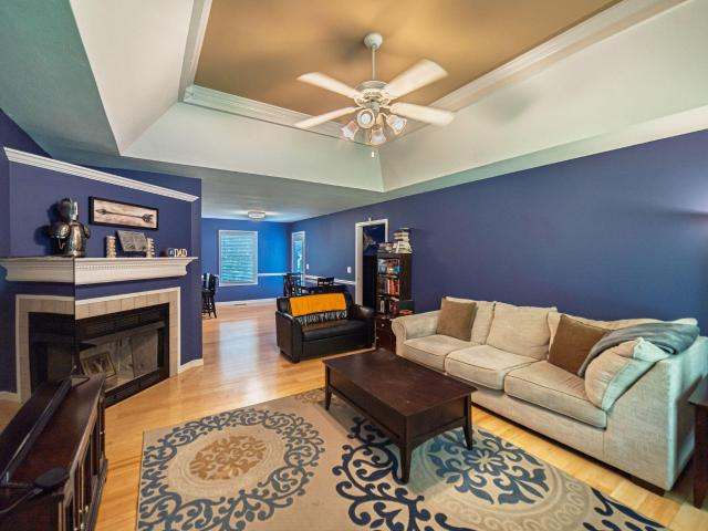 1611 Creekside Drive