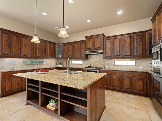 16125 Zagros Way