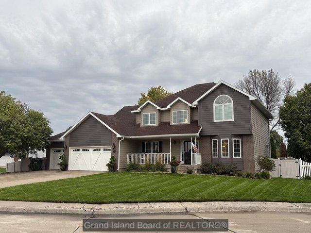 1612 Chesapeake Cir, Grand Island, NE 68801