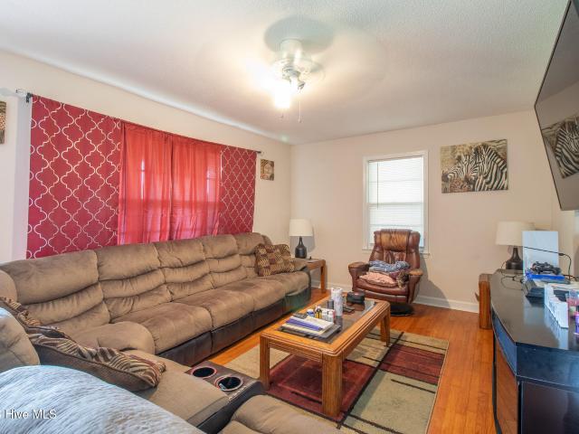 1612 King Circle