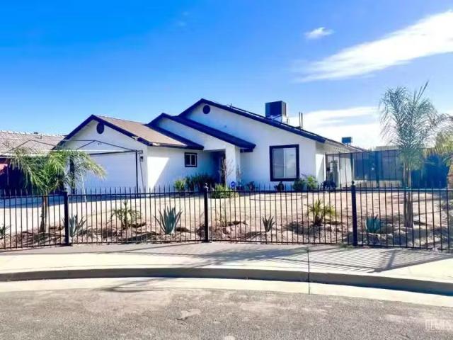 1612 XENIA CT, DELANO, CA 93215