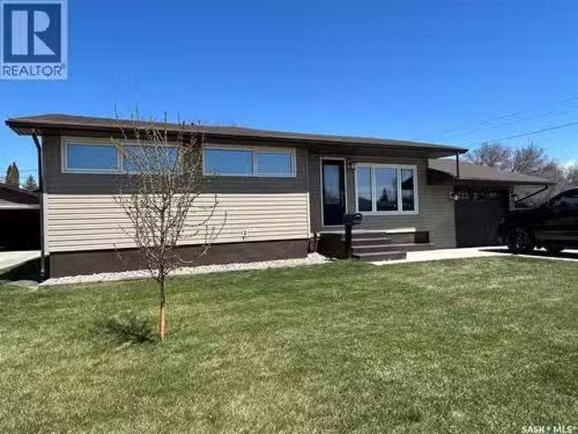 1613 Dieppe Crescent, Estevan, SK, S4A 1W8 house for sale L.