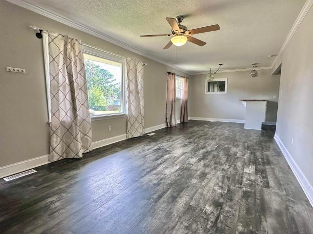 1613 Ridge Dr