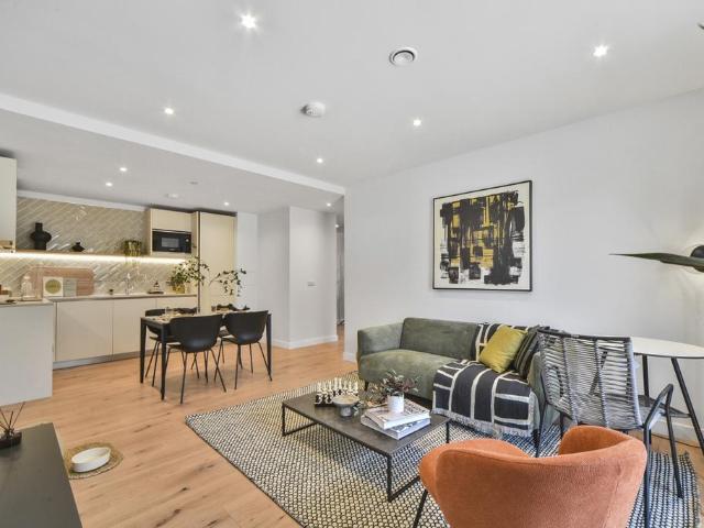 161 Evelyn Street London SE8 1 bed flat to rent £2,018 pcm £466 pw