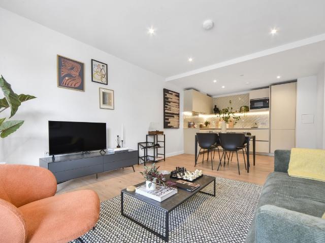 161 Evelyn Street, London SE8, 2 bed flat to rent, £2,595 pcm | PrimeLocation