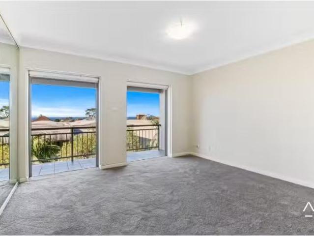 16/1 Fewings Street, Clovelly Townhouse for rent Listed by Em.
