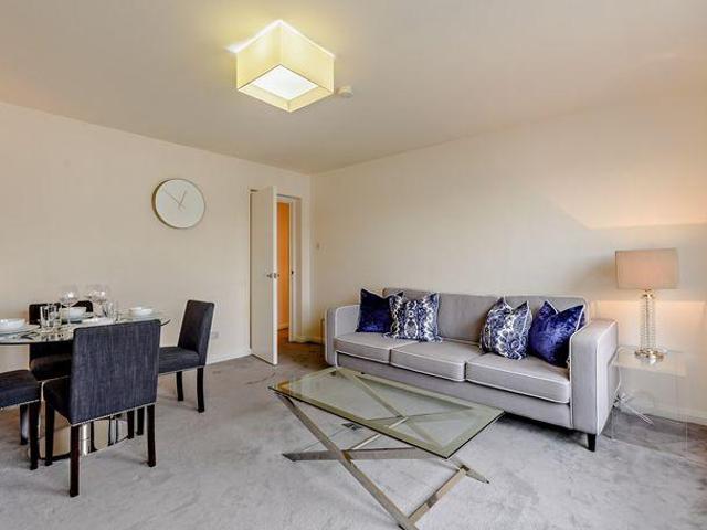 161 Fulham Road, London SW3 2 bed apartment to rent £3,900 pcm £900 pw