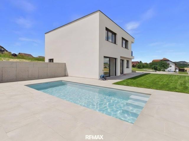 161 m² Luxus Pur mit Pool und nur 25 min von Linz!