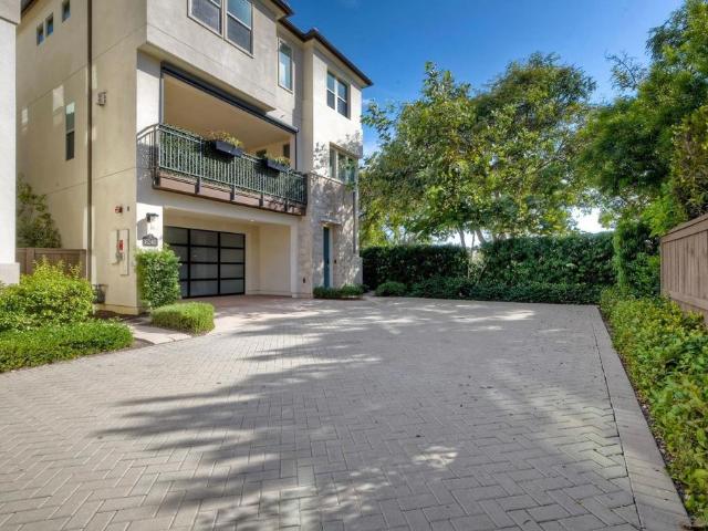 16240 Camden Cir