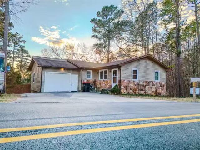 16249 HICKORY DR, ROGERS, AR 72756