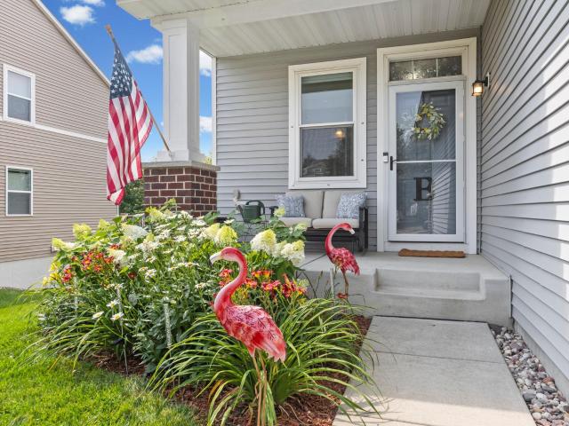 1624 Hackberry Court