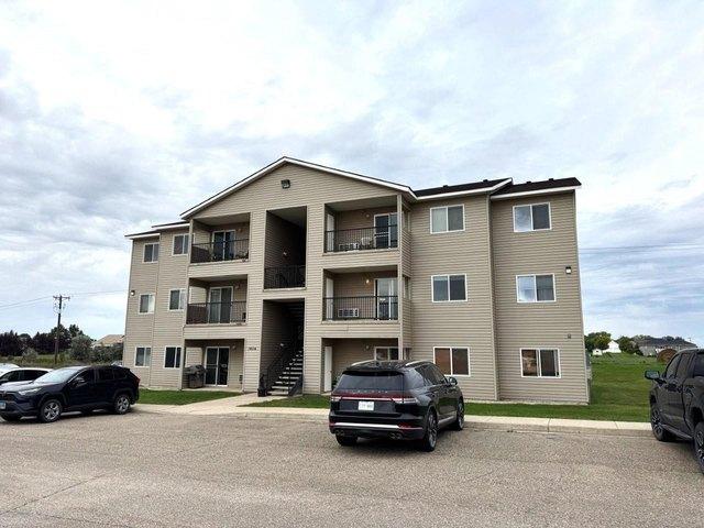 1624 20th Ave NW Apt 102, Minot, ND 58703