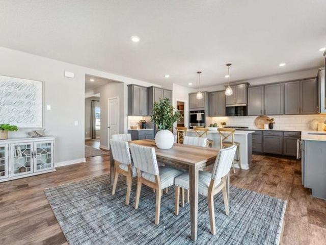 1625 Oak Creek Pass, Chaska, MN 55318