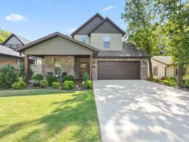 1626 S PRICE AVE, FAYETTEVILLE, AR 72701