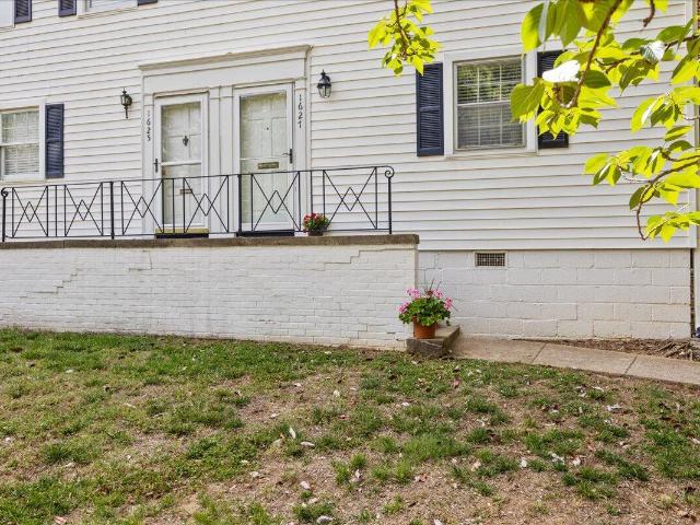 1627 Sutton Drive