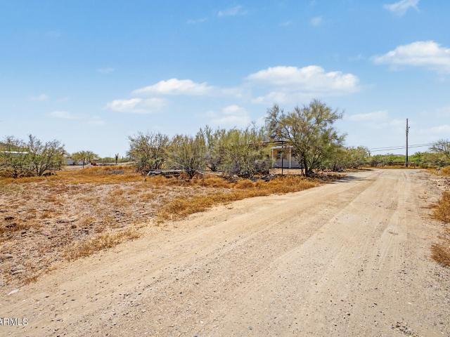 1628 e circle mountain road