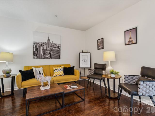 1620 Arlyn Circle # L
