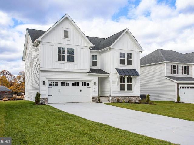 1620 Shady Tree Court