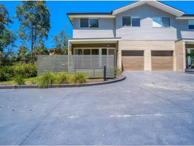 16/20 Teak Close, FLETCHER Townhouse for rent Listed by Love.