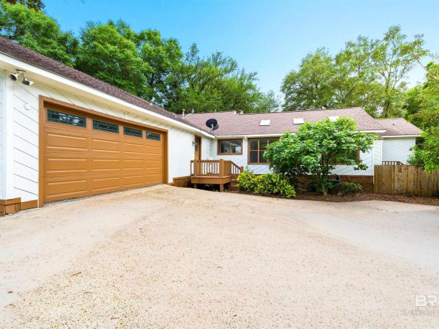 1620 Woodridge Court