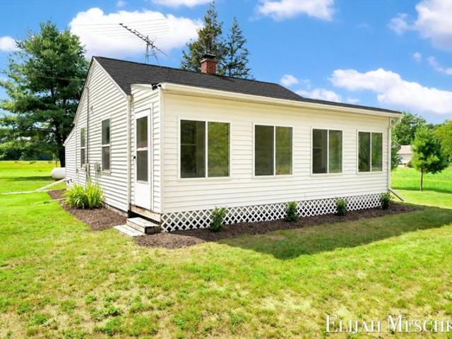 16217 th Ave, Nunica, MI 49448